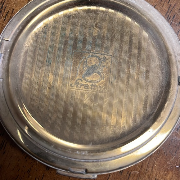 Stratton Compact with mirror - Picture 2 of 4